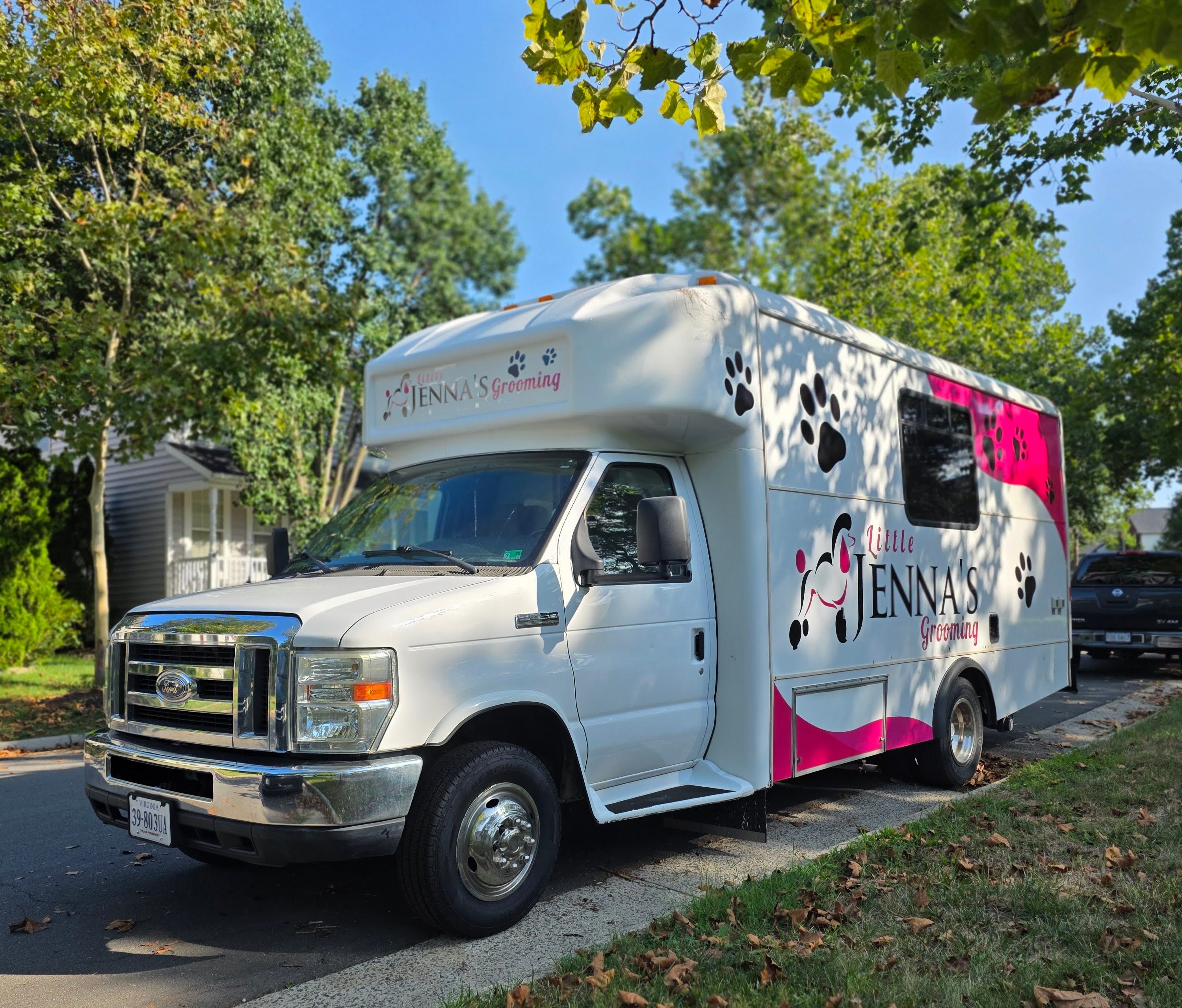 Little Jenna's Mobile Grooming van